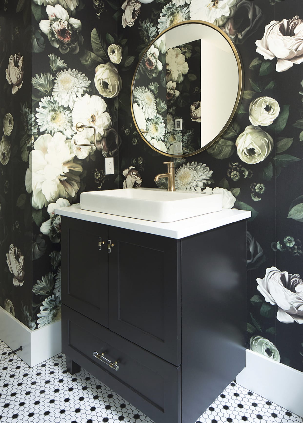 Ellie Cashman floral wallpaper in bathroom