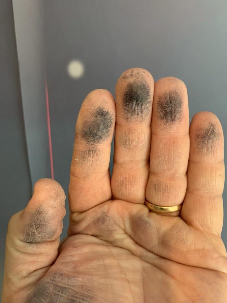 paint comes off on fingers